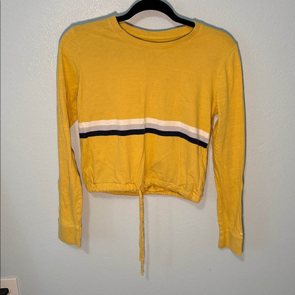 🛍 HOLLISTER long sleeve cropped shirt